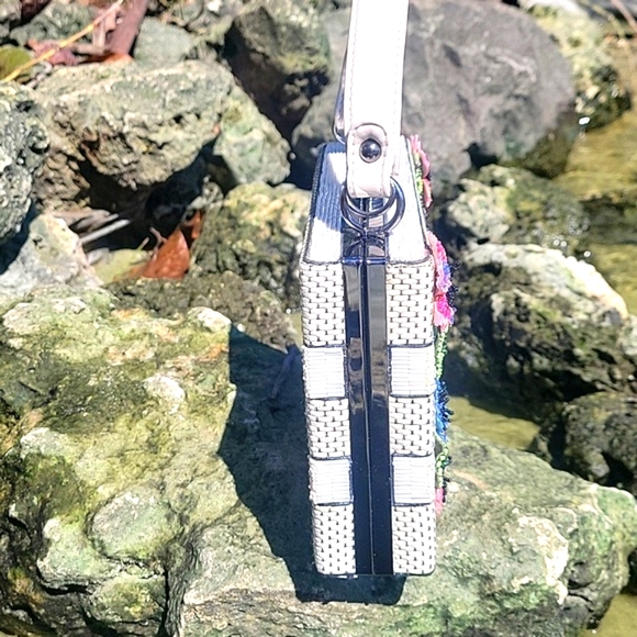 Mary frances spread your wings hummingbird bag - Picture 7 of 15